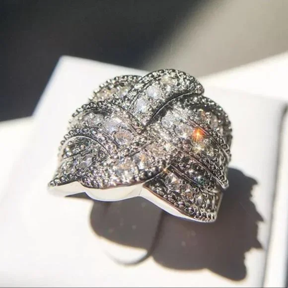 NEW 925 STERLING SILVER DIAMOND BRIDAL RING, CUTE RING, SHINY RING. - Picture 2 of 6